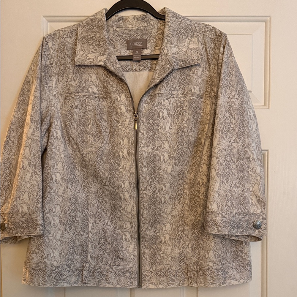 Chico's Snakeskin print (gray) Jacket Chico’s size 3 /US XL - Picture 10 of 10